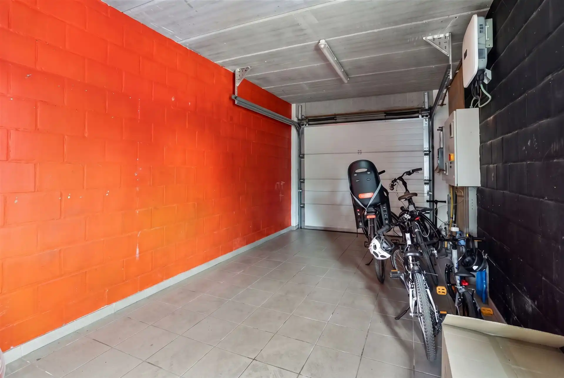 Instapklare woning met 3 slaapkamers en garage.  foto 22