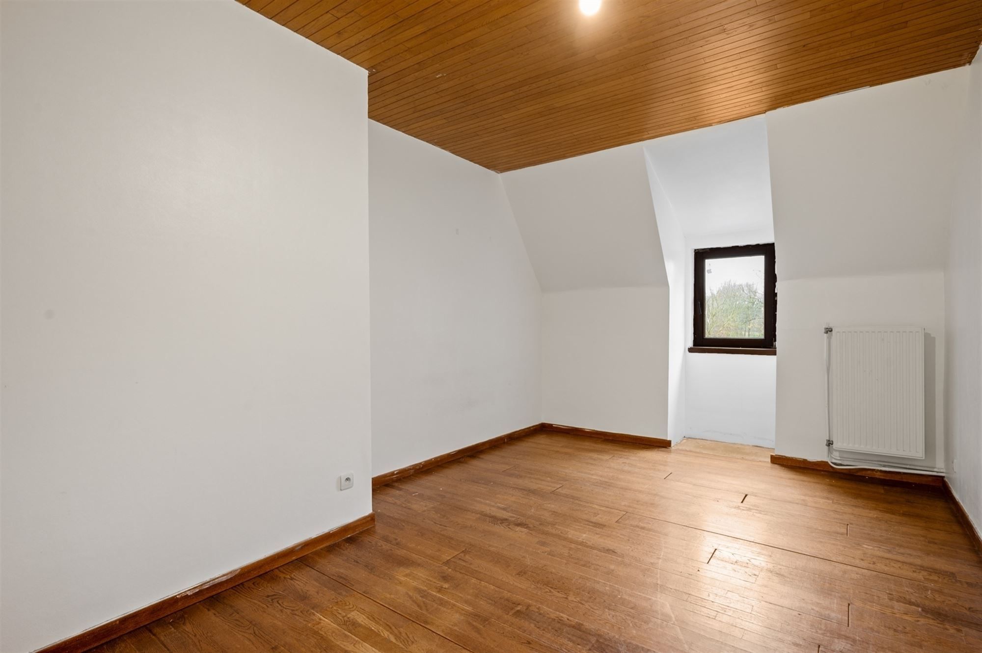 Exploitatiewoning op een perceel van + 1HA, volledig omgeven door groen, te Bonheiden. foto 11