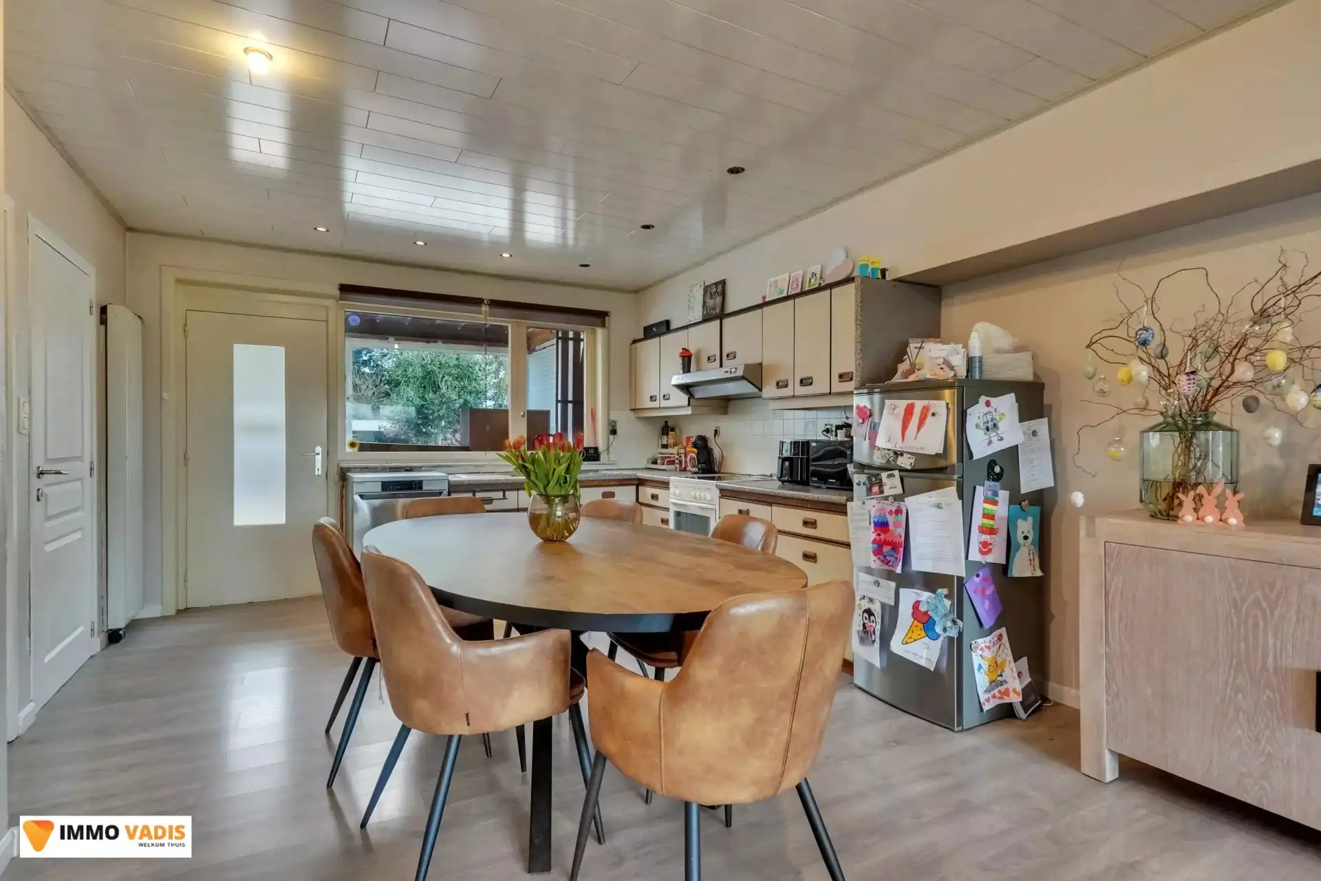 Ruime halfopen bebouwing met 3 slaapkamers en inpandige garage foto 3