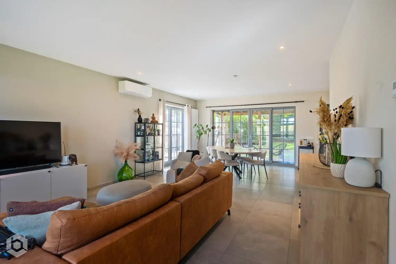 Recente, energiezuinige woning met 3 slaapkamers foto 2