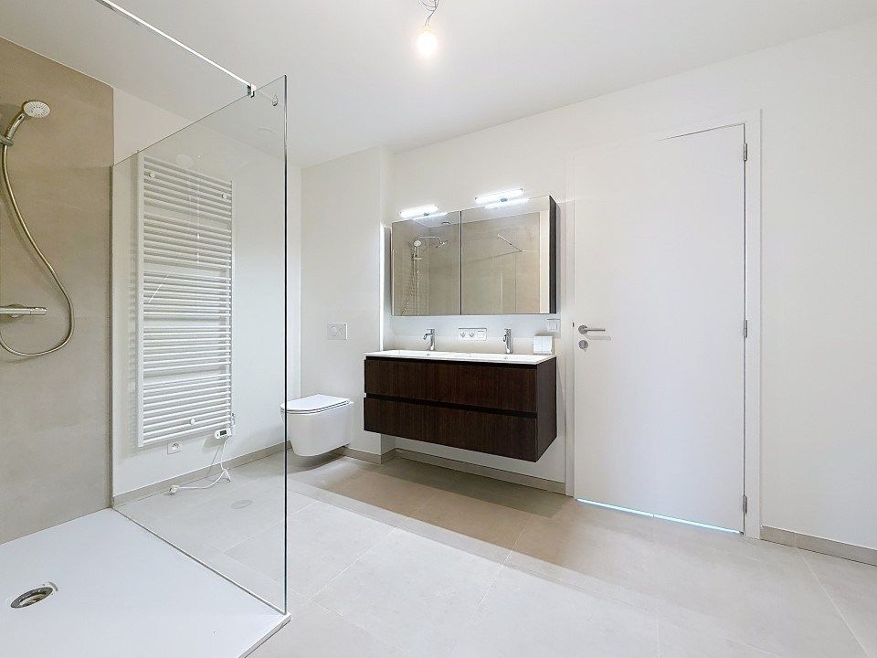 Modern en energiezuinig appartement op toplocatie in Roeselare foto 5