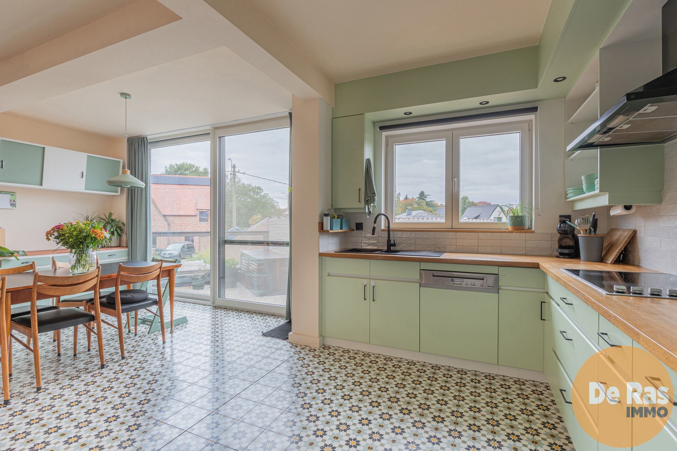 LEDE - Instapklare, centraal gelegen woning met 3 slpk foto 13