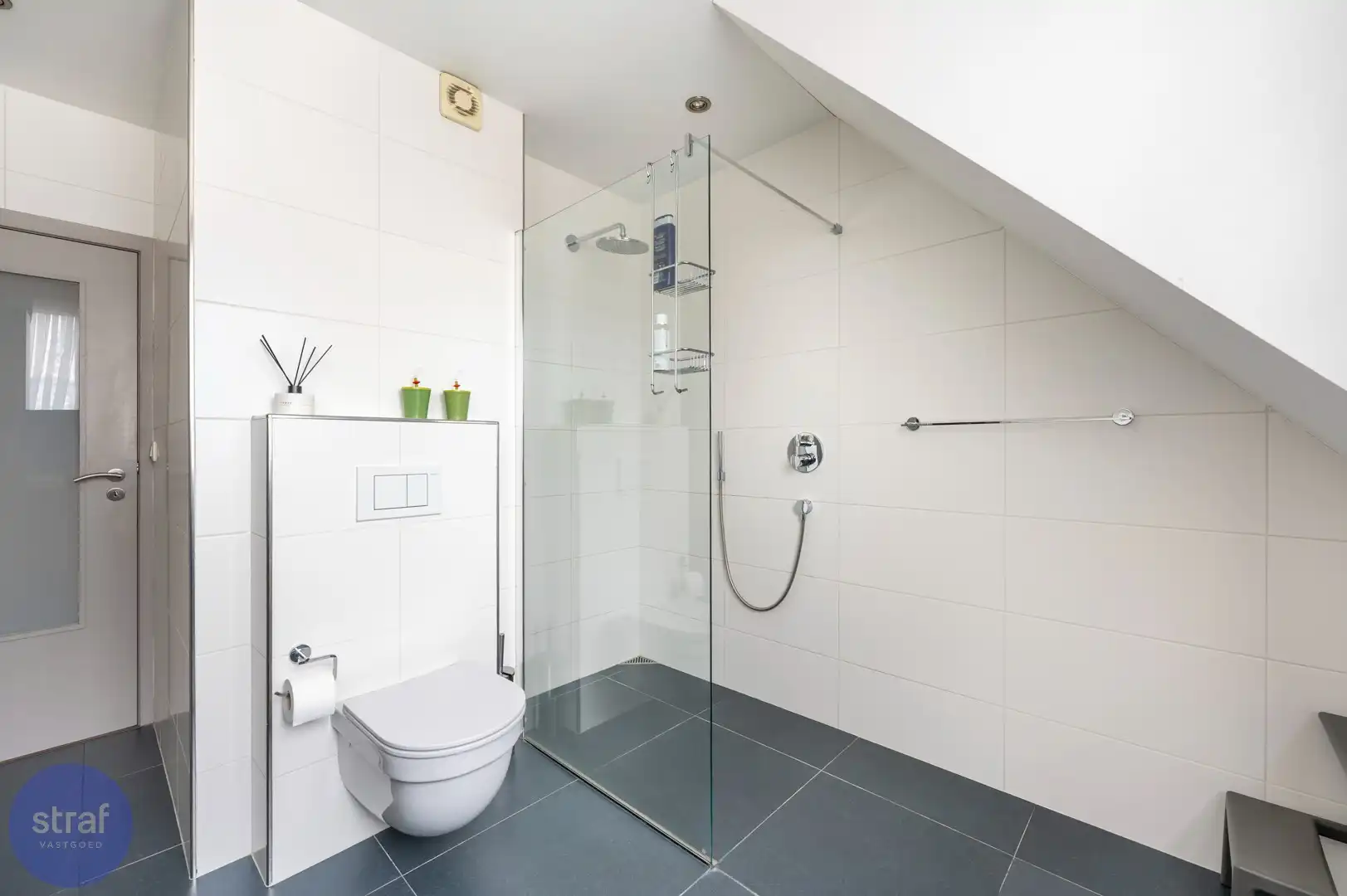 Veelzijdige woning met grote tuin en praktijkmogelijkheid in Wilrijk foto 15