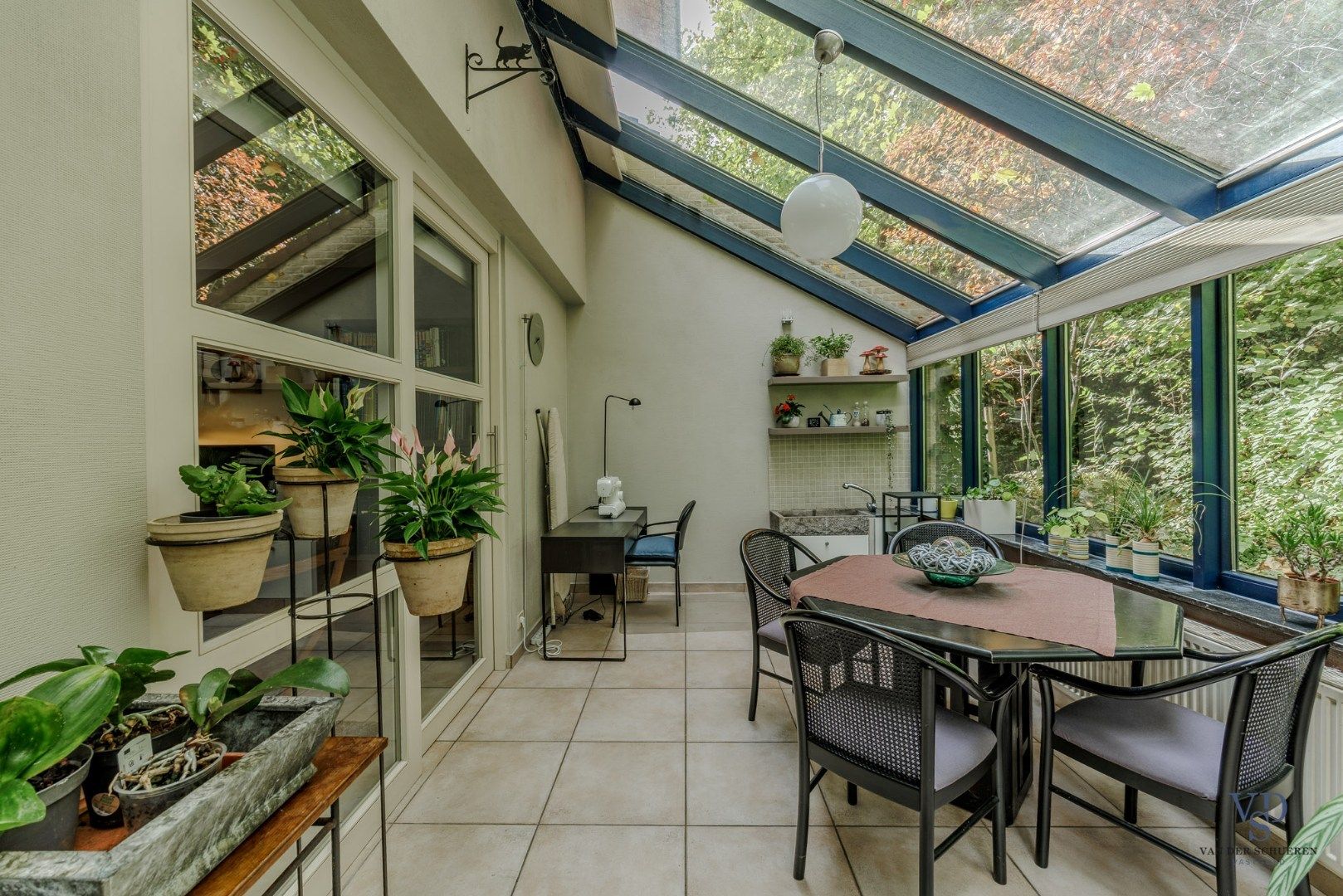 Tijdloze villa in 't groen.  foto 17