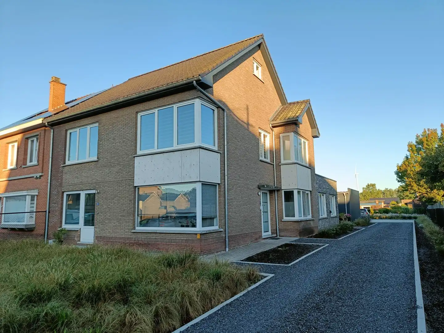 Instapklaar duplexappartement met 2 slpk, terras, garage & 2 parkeerplaatsen te huur in Bilzen foto 20