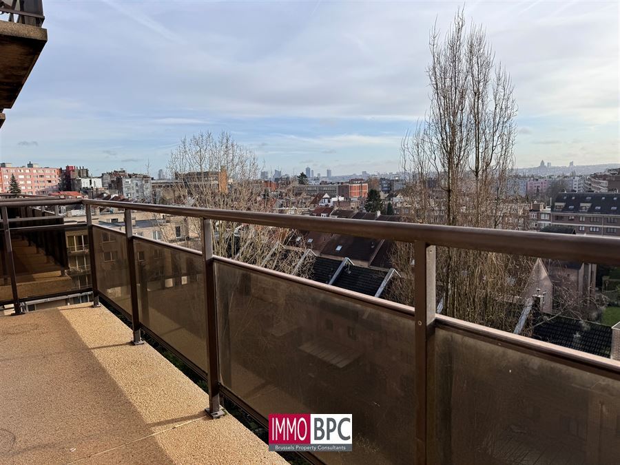 Ruim en modern appartement met terras foto 23