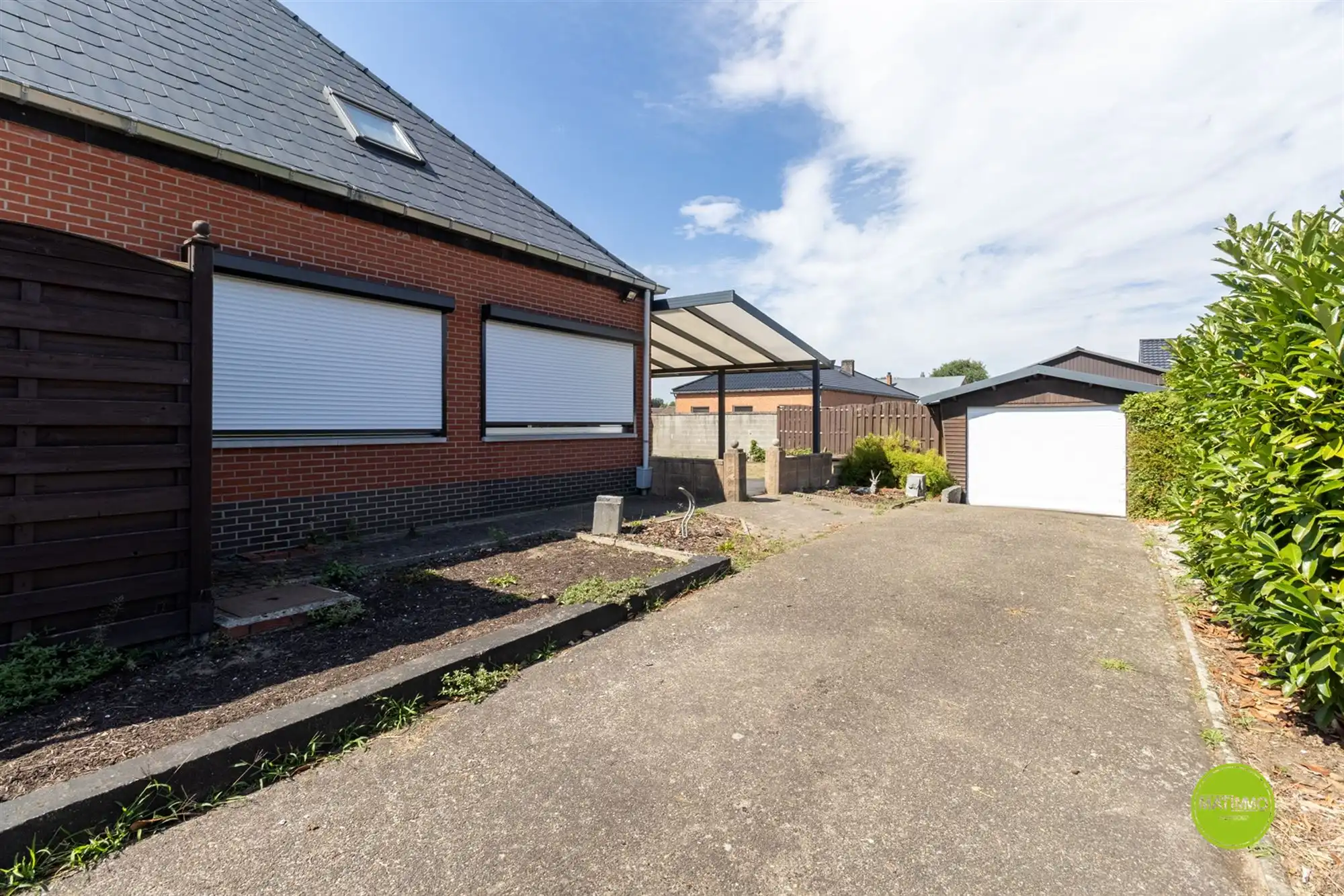 Ruime open bebouwing met 6 slaapkamers op 750 m2 grond foto 32