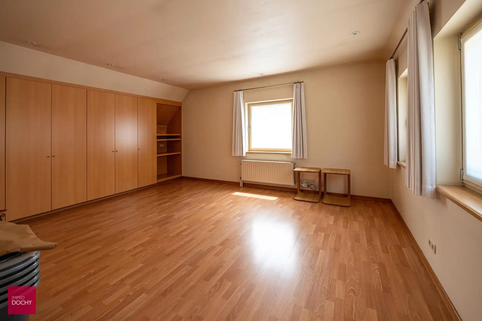Ruime villa met zwembad nabij ziekenhuis foto 14