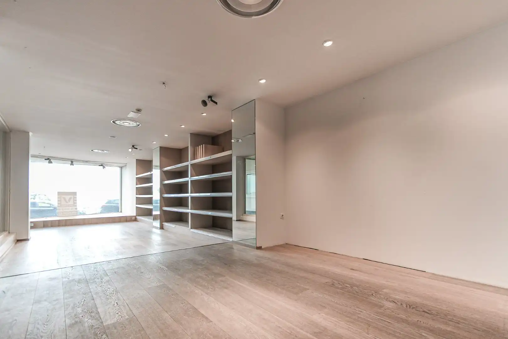 Verhuurd winkel te koop van 471 m² te Zeedijk  678-679 foto 5