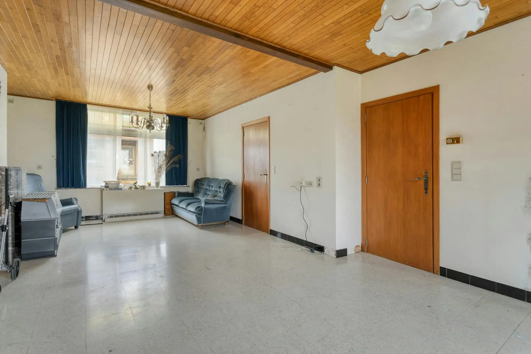 Ruime woning met tuin en garage op 380m² te Leisele. foto 15