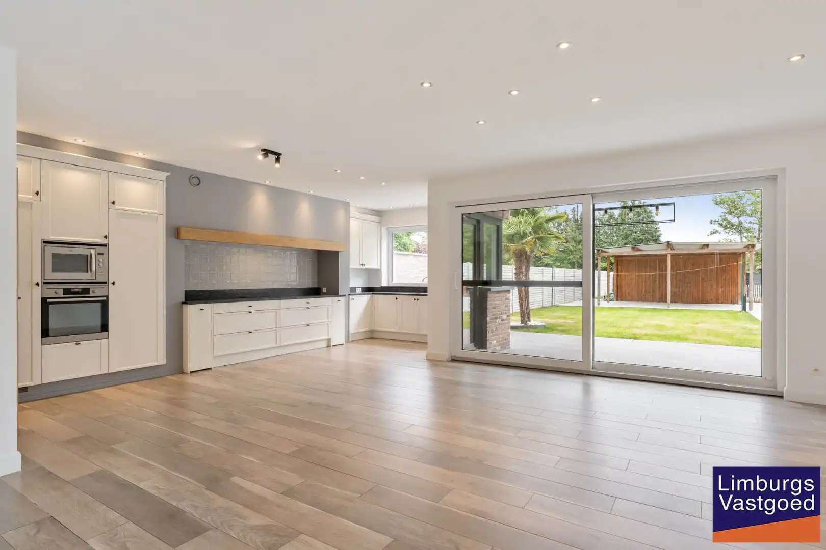 Exclusieve gezinswoning, 283m², 5 slpk, praktijkruimte op toplocatie foto 7