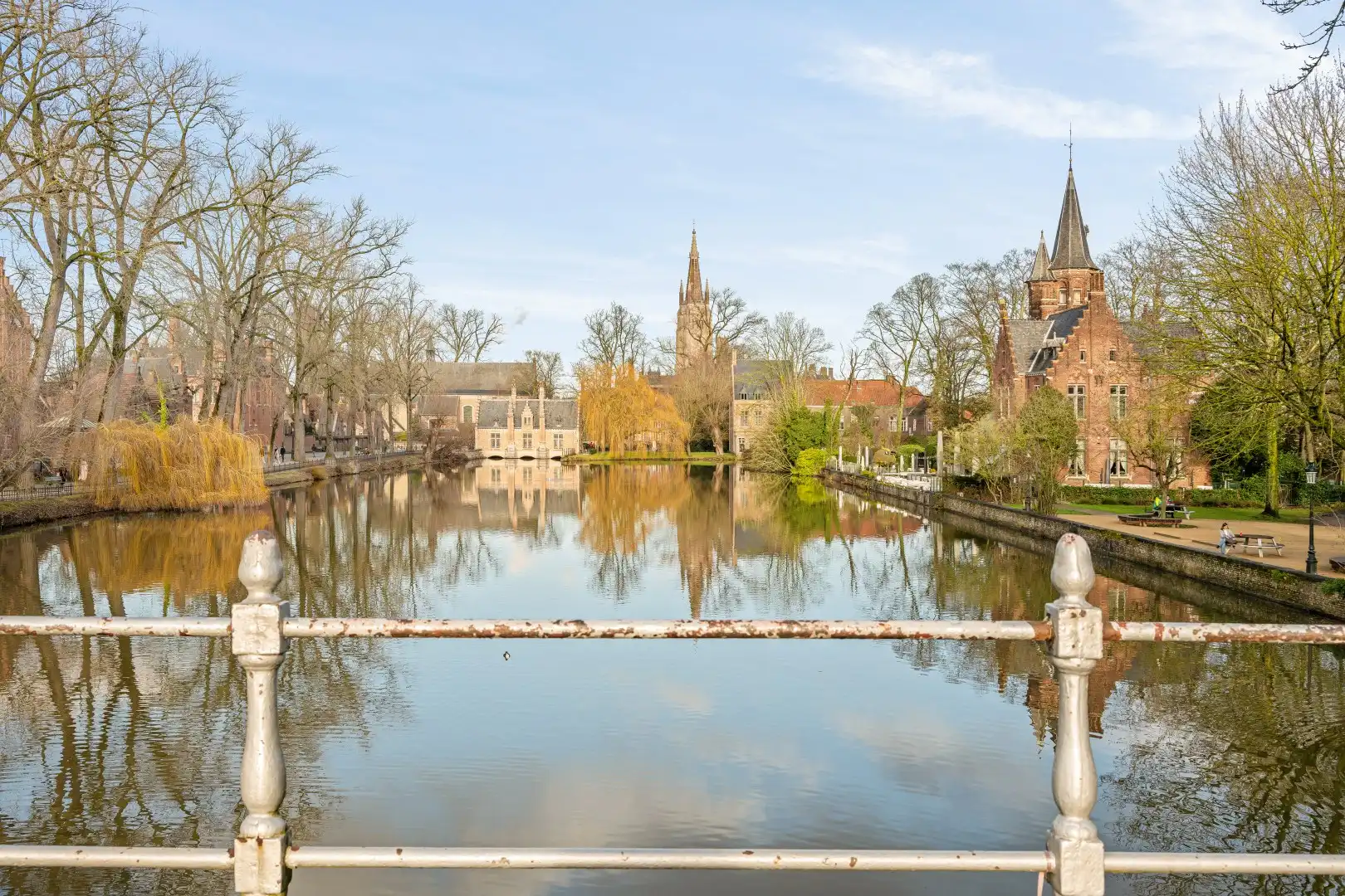 Unieke en idyllische hoekwoning nabij Minnewaterpark en historisch Brugge foto 18