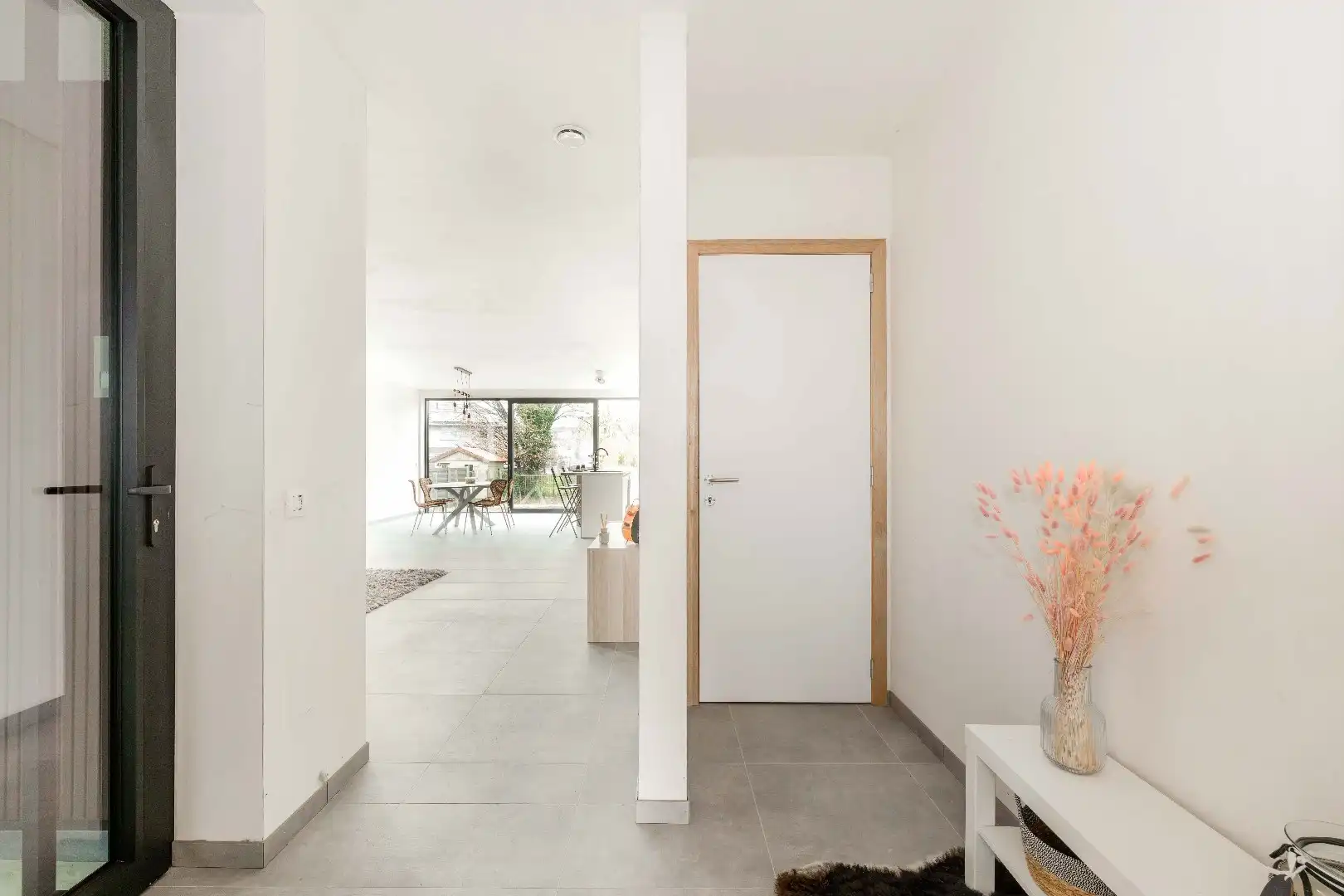 INSTAPKLARE ENERGIEZUINIGE NIEUWBOUWWONING OP 472 m² foto 3