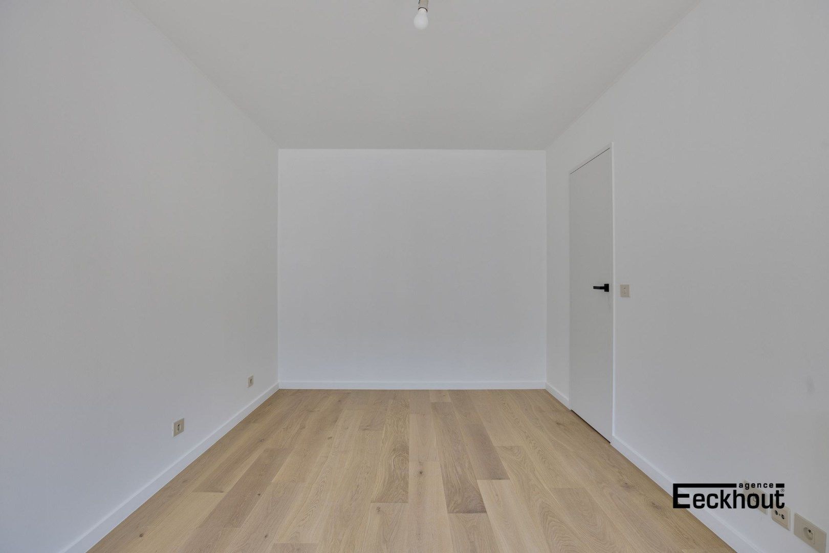 Luxe hoek-appartement met grote zonneterrassen rondom en vlakbij de zeedijk van Mariakerke! foto 17