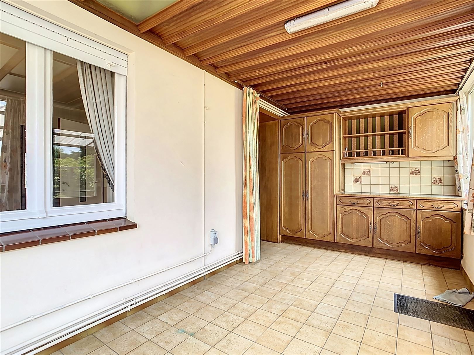 Op te frissen woning, 4 slpks, tuin, garage, 10 are foto 42