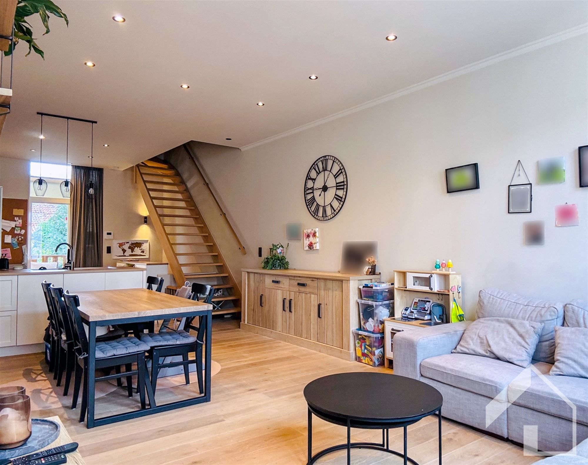 Instapklare woning met handelspand! foto 8