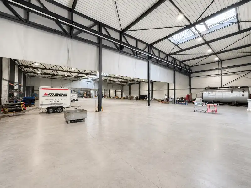 TE HUUR: (Turnhout) Industrieel gebouw foto 4