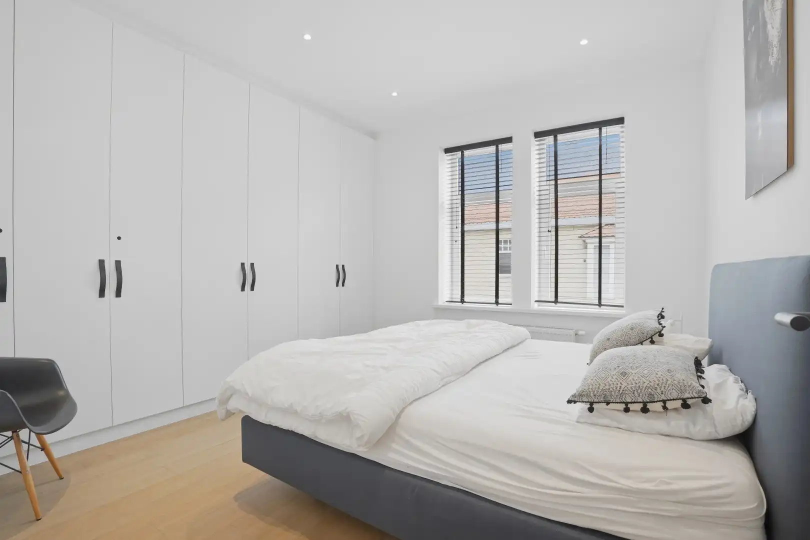 Subliem gerenoveerde herenwoning met 6 slaapkamers inclusief garage in Nieuwpoort-Stad op 135 m². foto 14