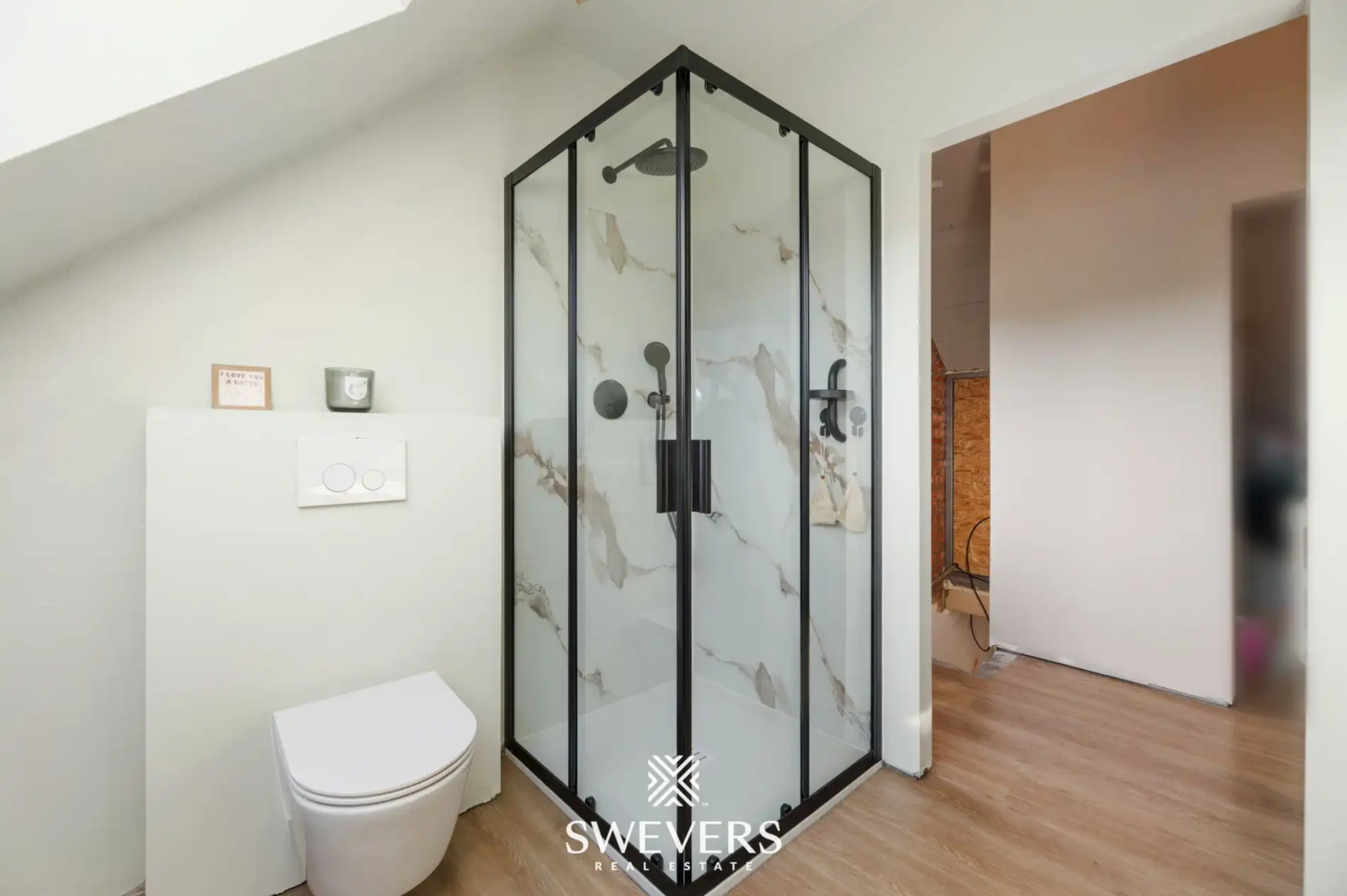 Gestripte OB met vergunde plannen en afgewerkte zolder op 10 are foto 25