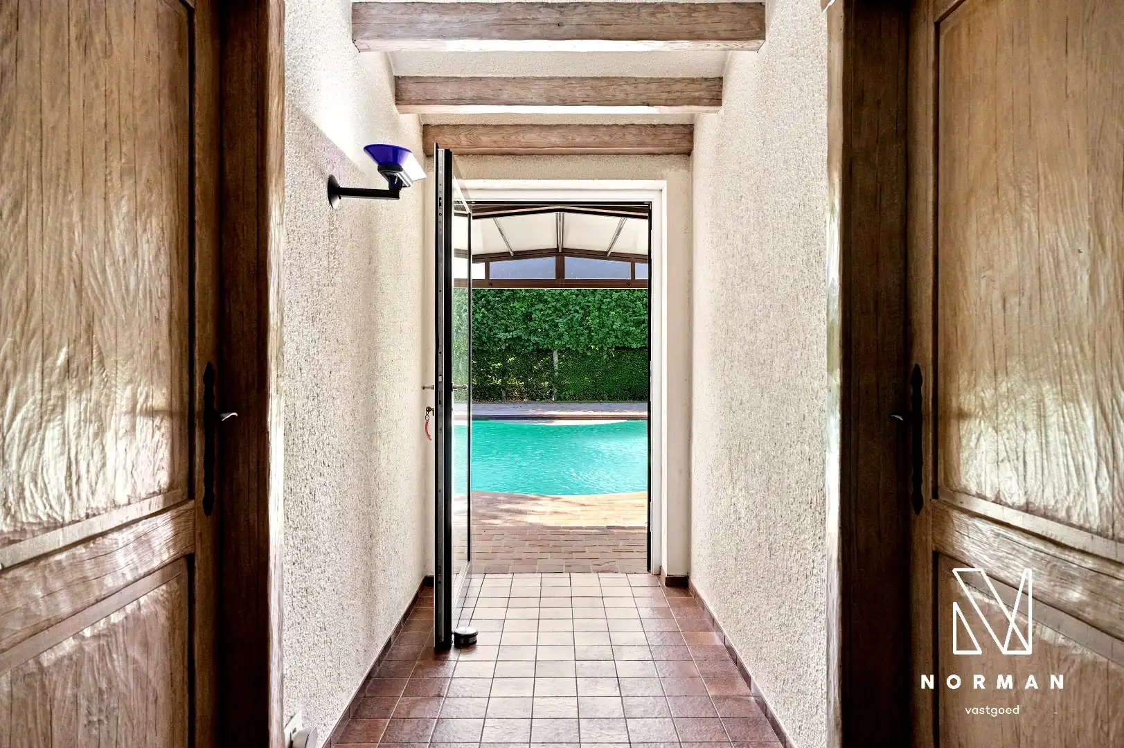 Villa met zwembad op een perceel van 1.598 m² foto 9