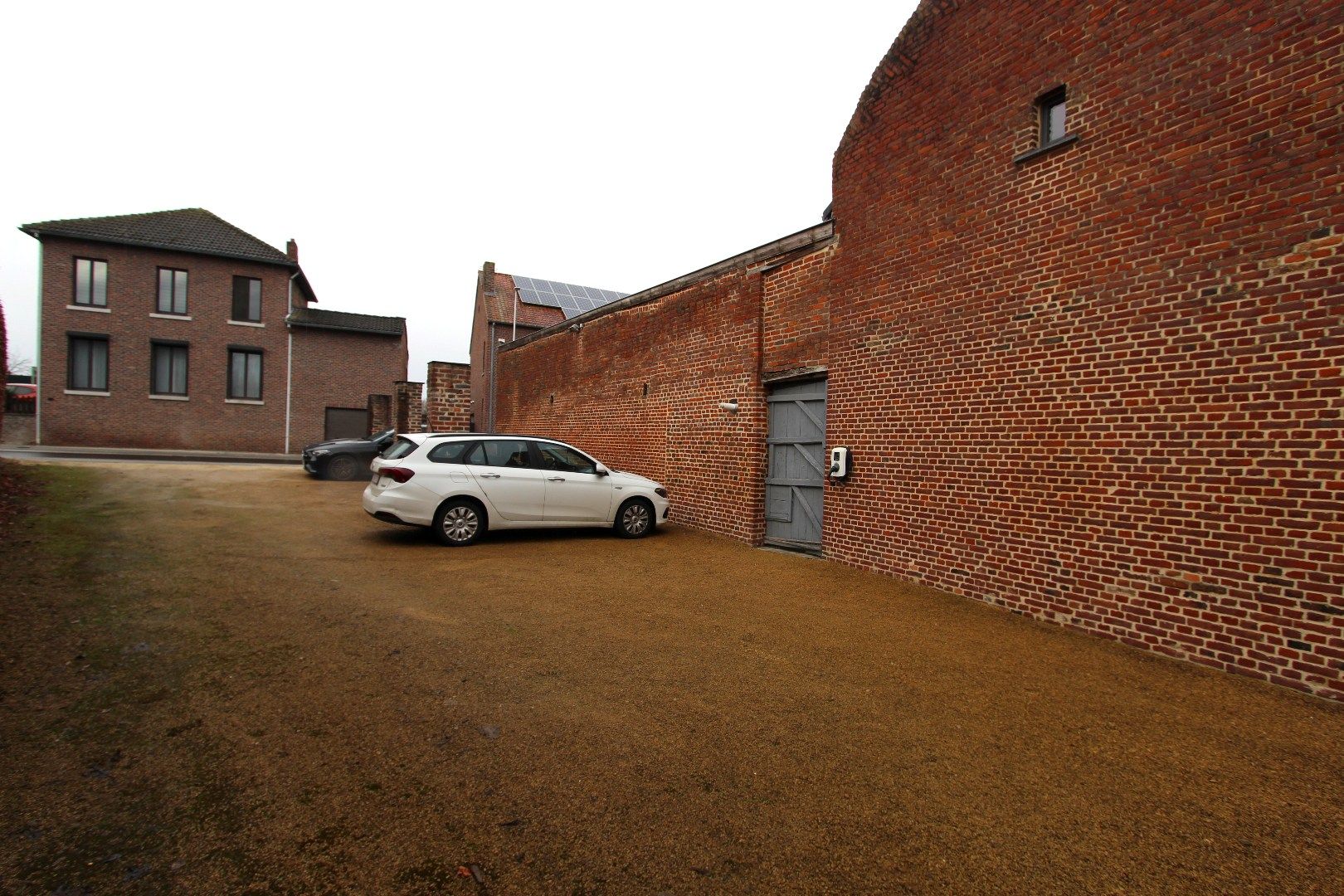 RUIME WONING VAN 390 m² MET GROTE TUIN EN ZWEMBAD foto 29