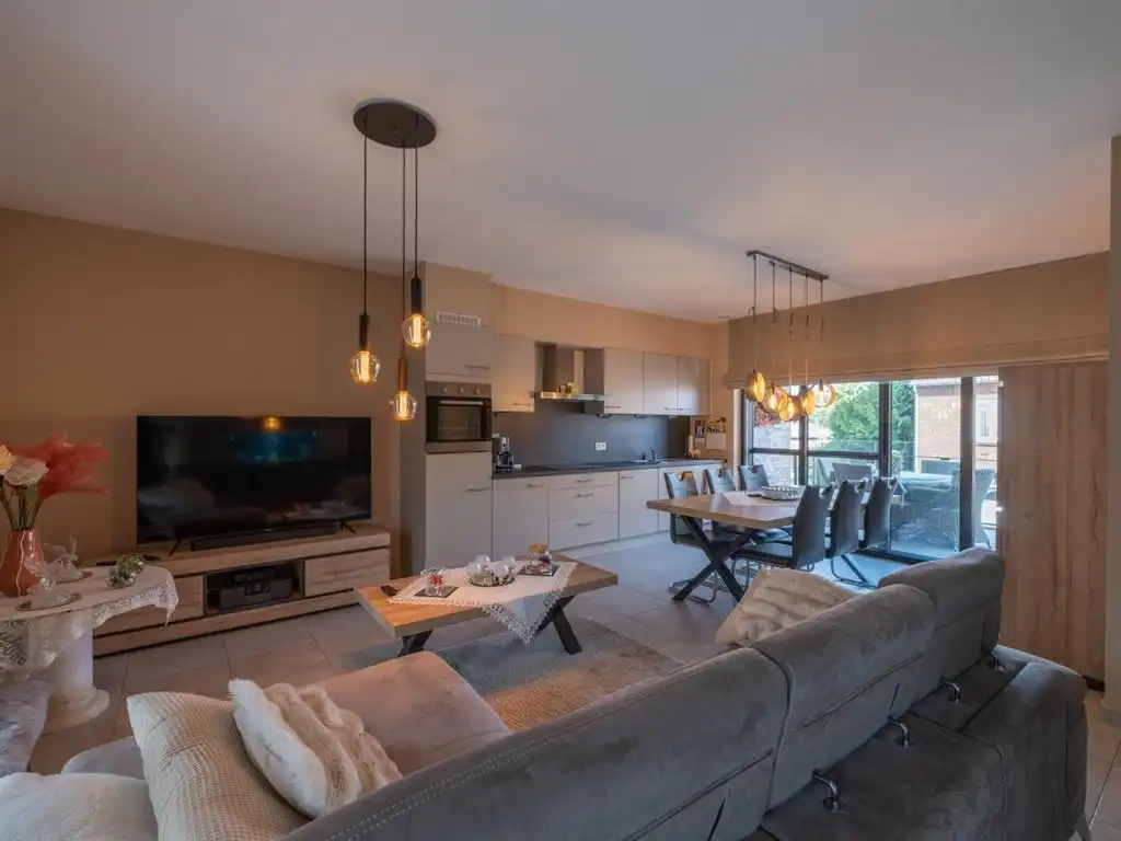 Recent en praktisch ingedeeld appartement met zonnig terras foto 9