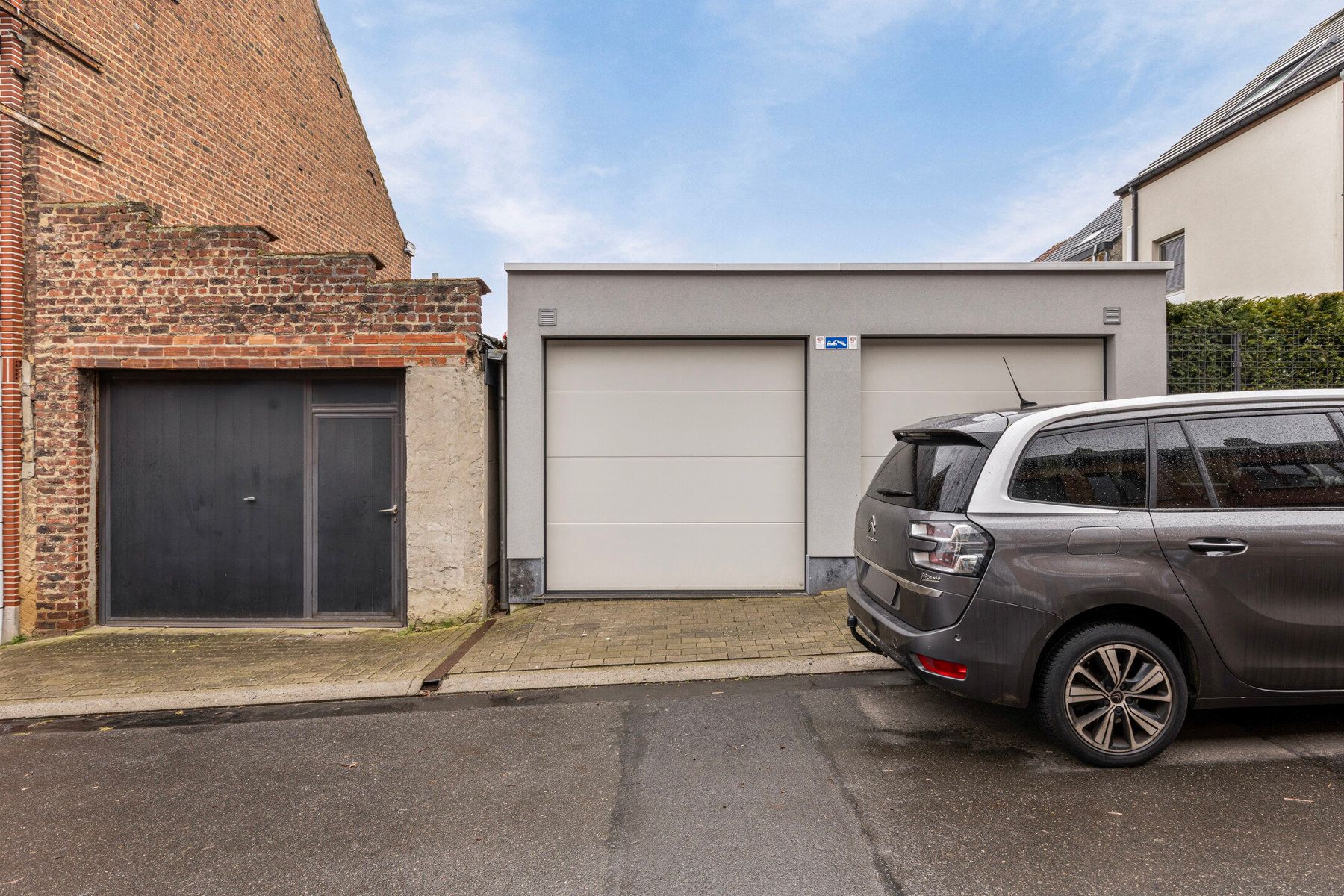Gezinswoning met 4 slaapkamers, tuin en garage in Halle foto 38