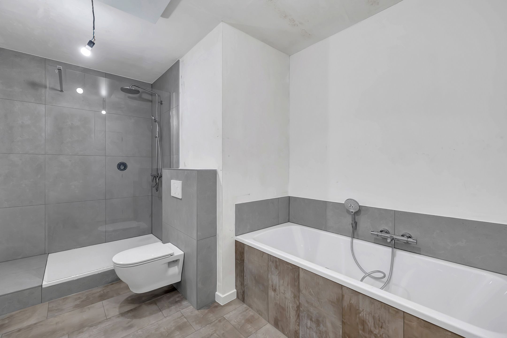 Uniek duplex appartement met twee slaapkamers foto 21
