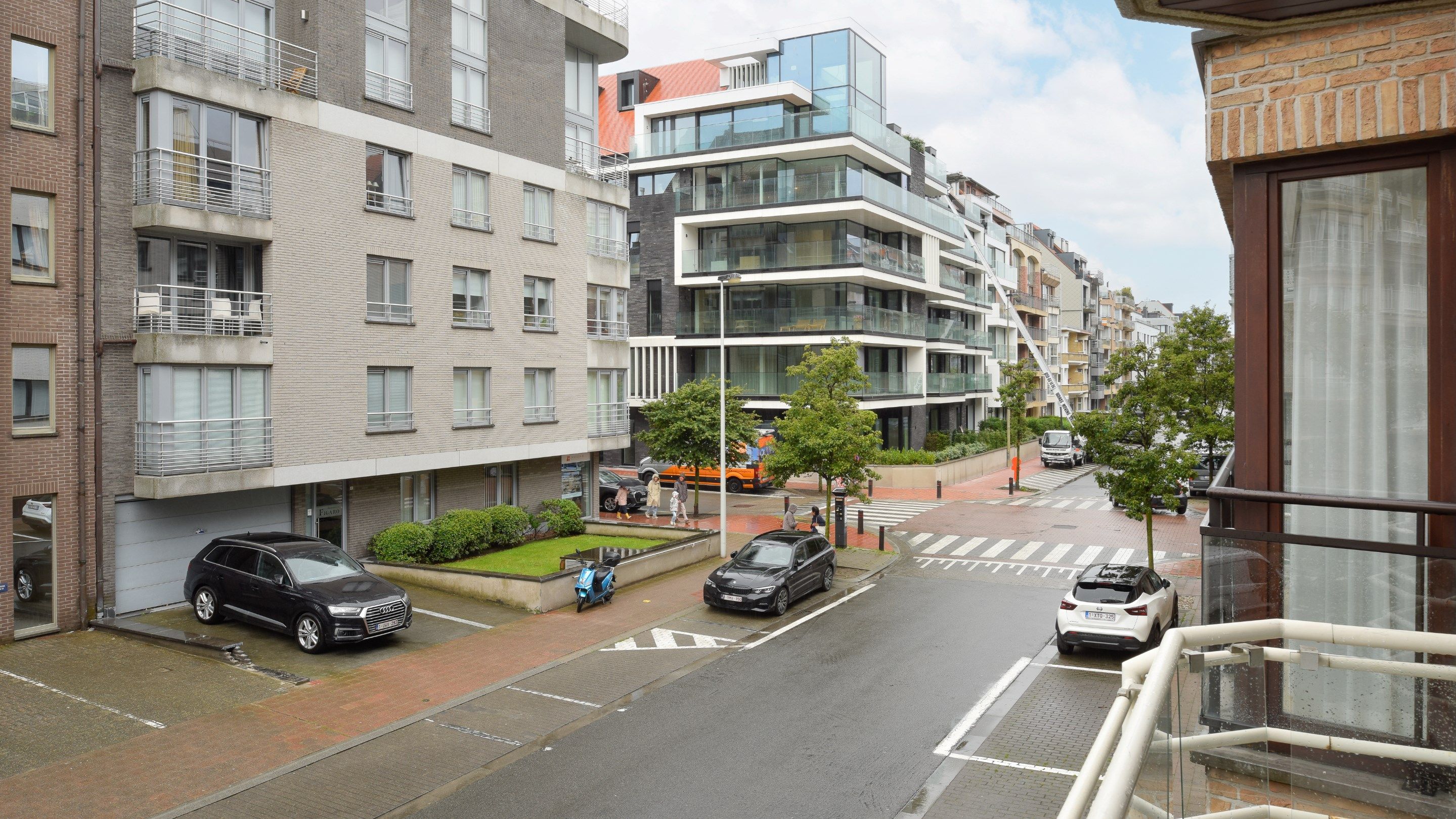 Tot in de puntjes afgewerkt en gemeubeld appartement met 3 volwaardige slaapkamers centraal gelegen op de Leopoldlaan te Knokke. foto 6