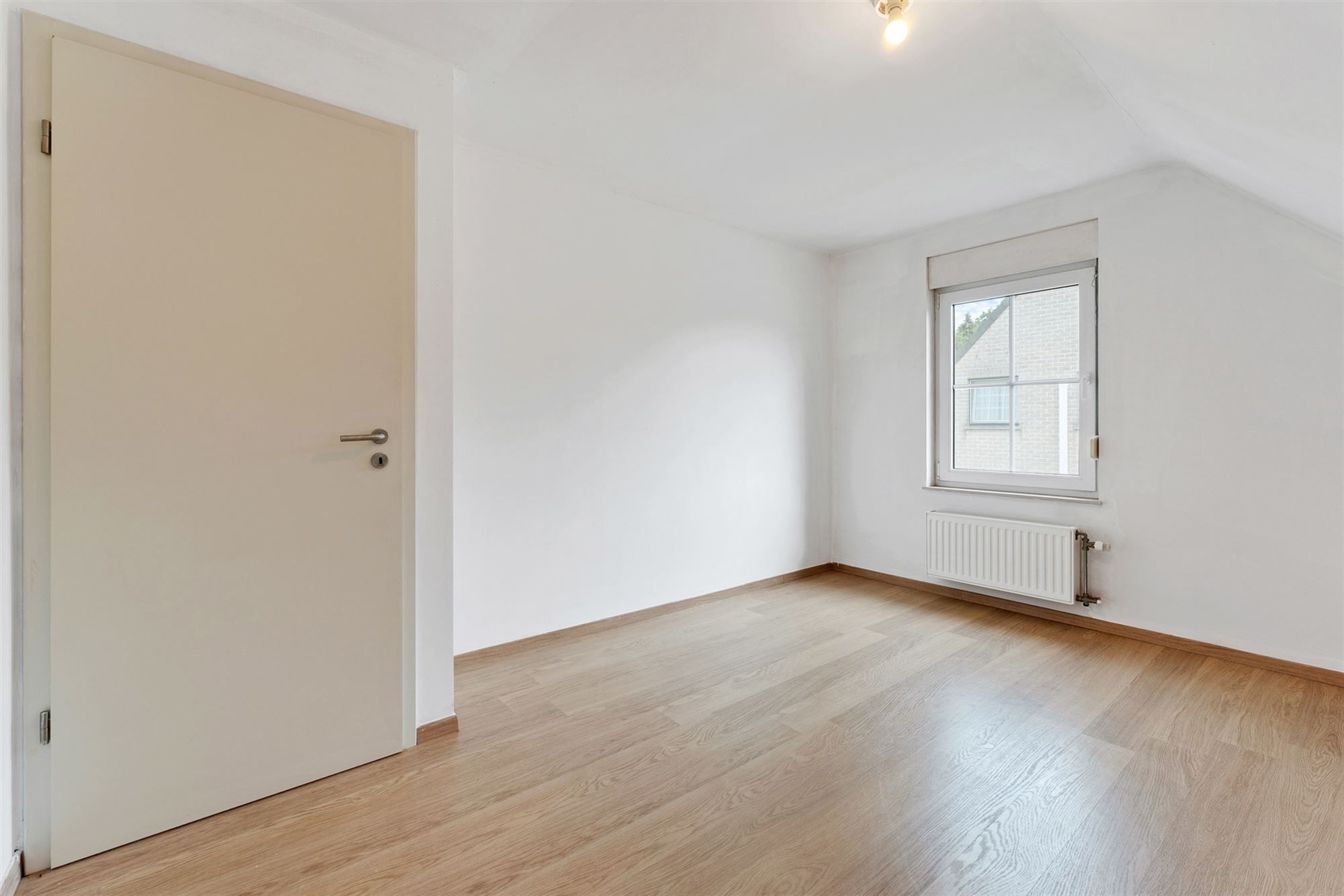 RUIME WONING OP RUSTIGE LIGGING IN KOERSEL CENTRUM foto 12