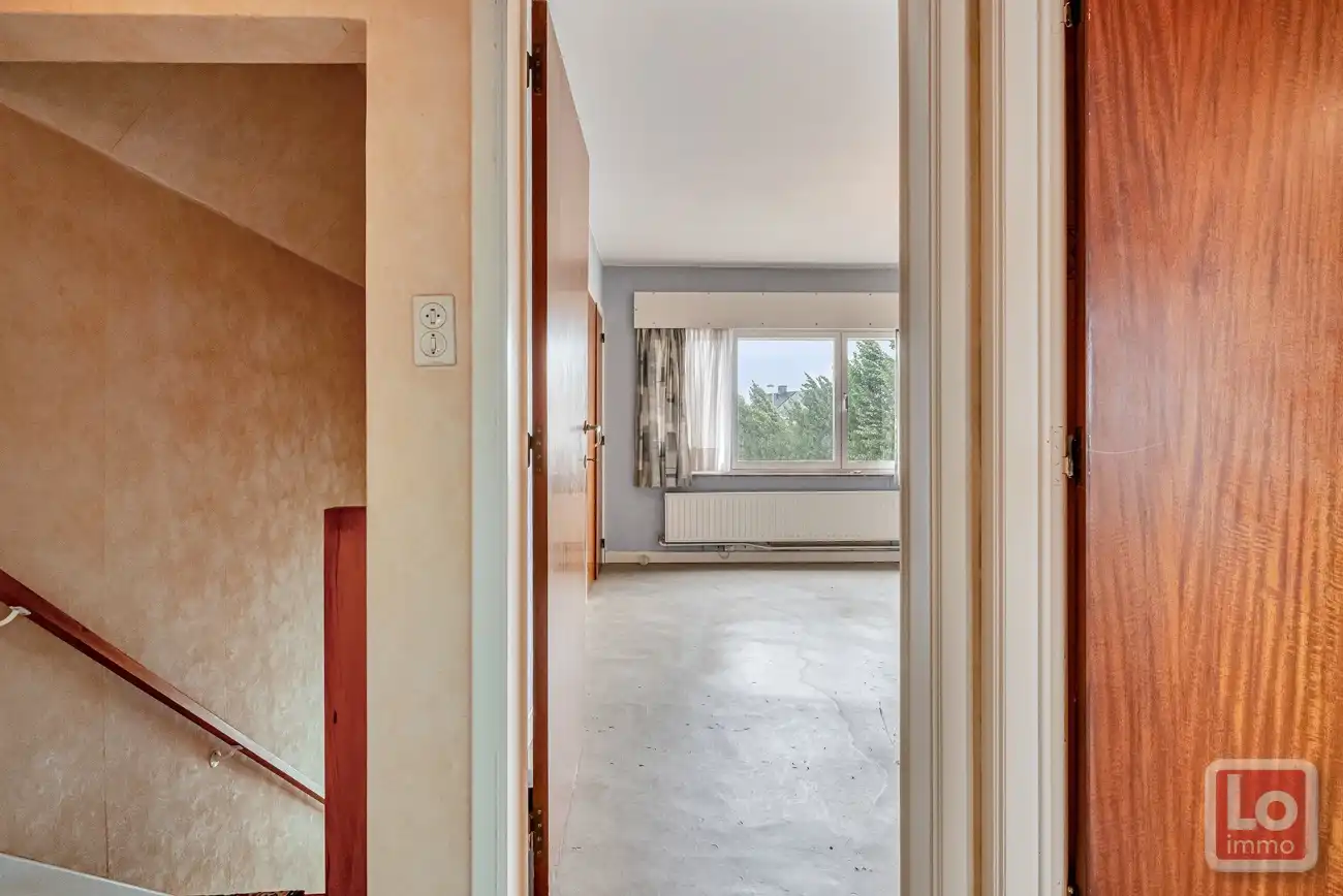 Charmante te renoveren woning met 3 slaapkamers in het rustige Desteldonk foto 13