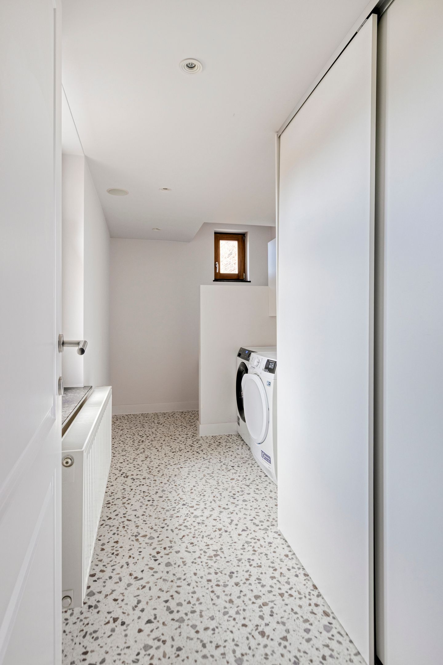 Gerenoveerde herenwoning met garage foto 19