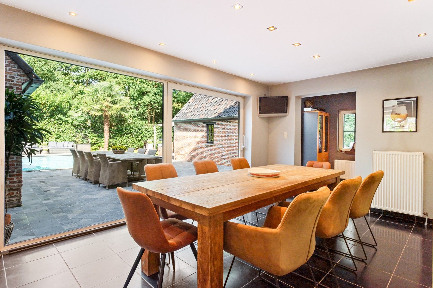 IN OPTIE !! Charmante en ruime villa met zwembad foto 8