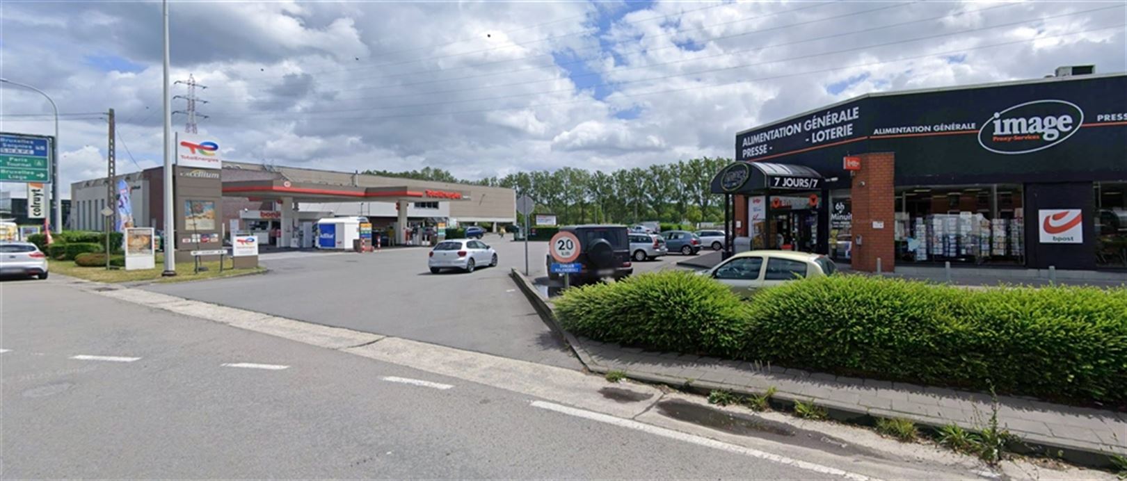 Baanwinkel van 330 m² op toplocatie in Nimy foto 2