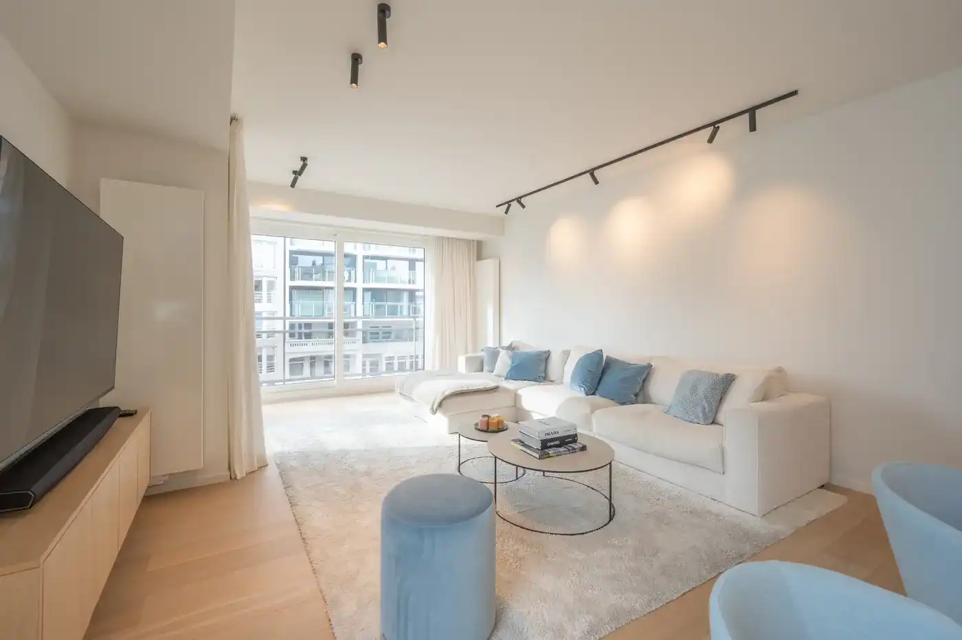 Prachtig gerenoveerd 2-slaapkamerappartement op de Lippenslaan in Knokke foto 3