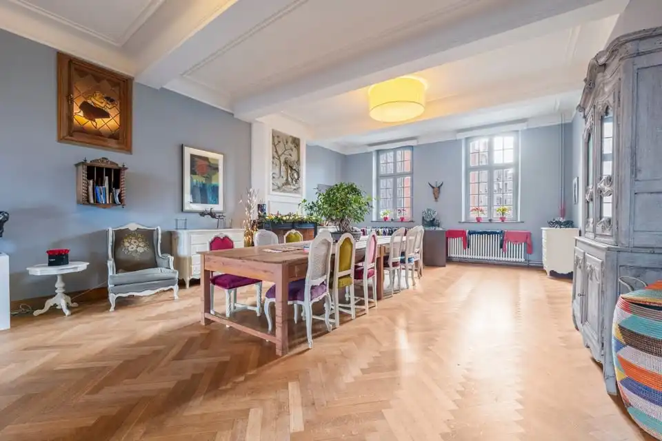 ICONISCH HANDELSPAND MET LUXUEUZE WOONST OP DE GROTE MARKT VAN SINT-TRUIDEN foto 57