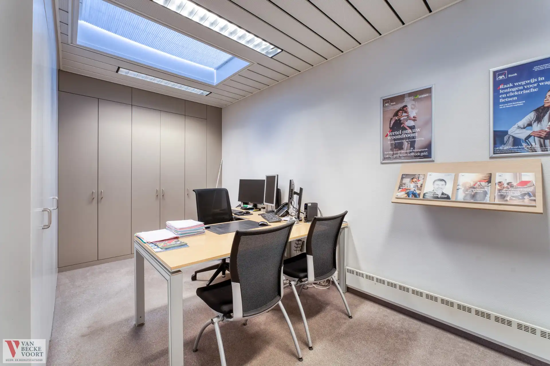 Handelsgelijkvloers 217m² + 6 autostandplaatsen foto 8