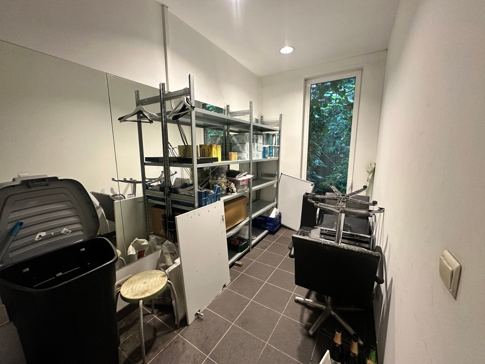 Handels- of kantoorruimte in hartje Antwerpen foto 11