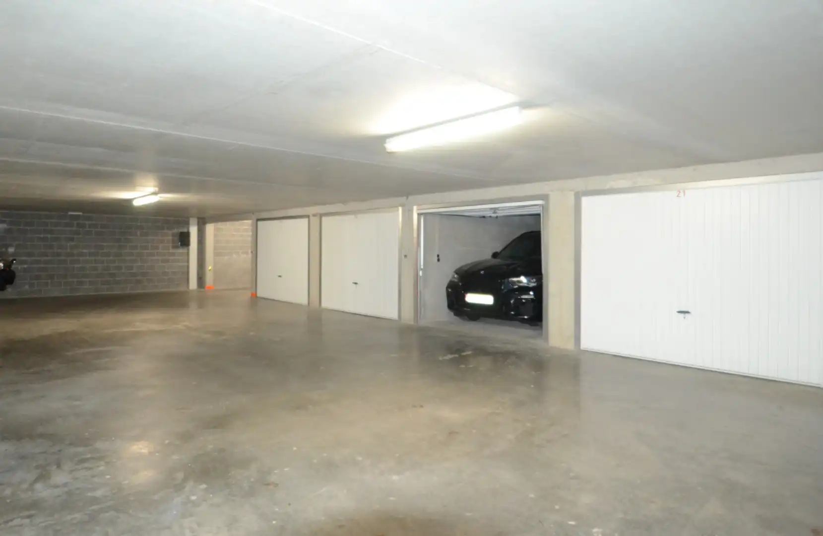 Makkelijk in te rijden garagebox op het gelijkvloers foto 3