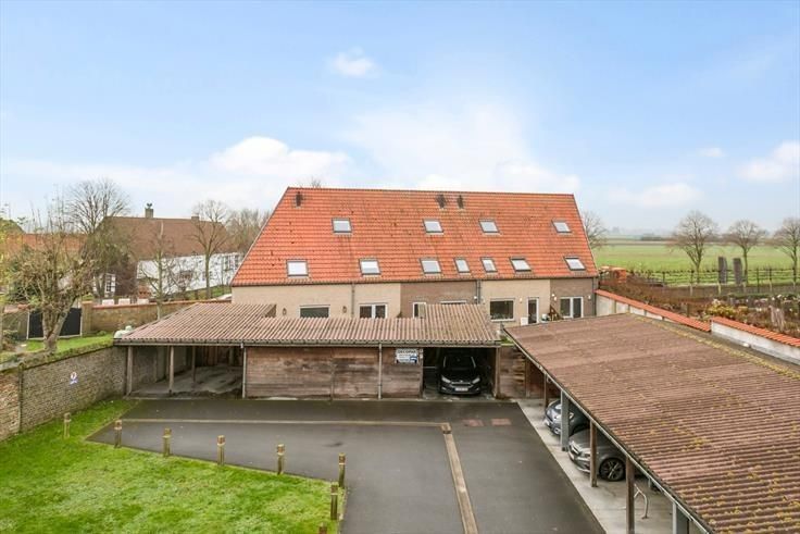 Instapklare woning met 4 slpks in het hart van Stalhille foto 16