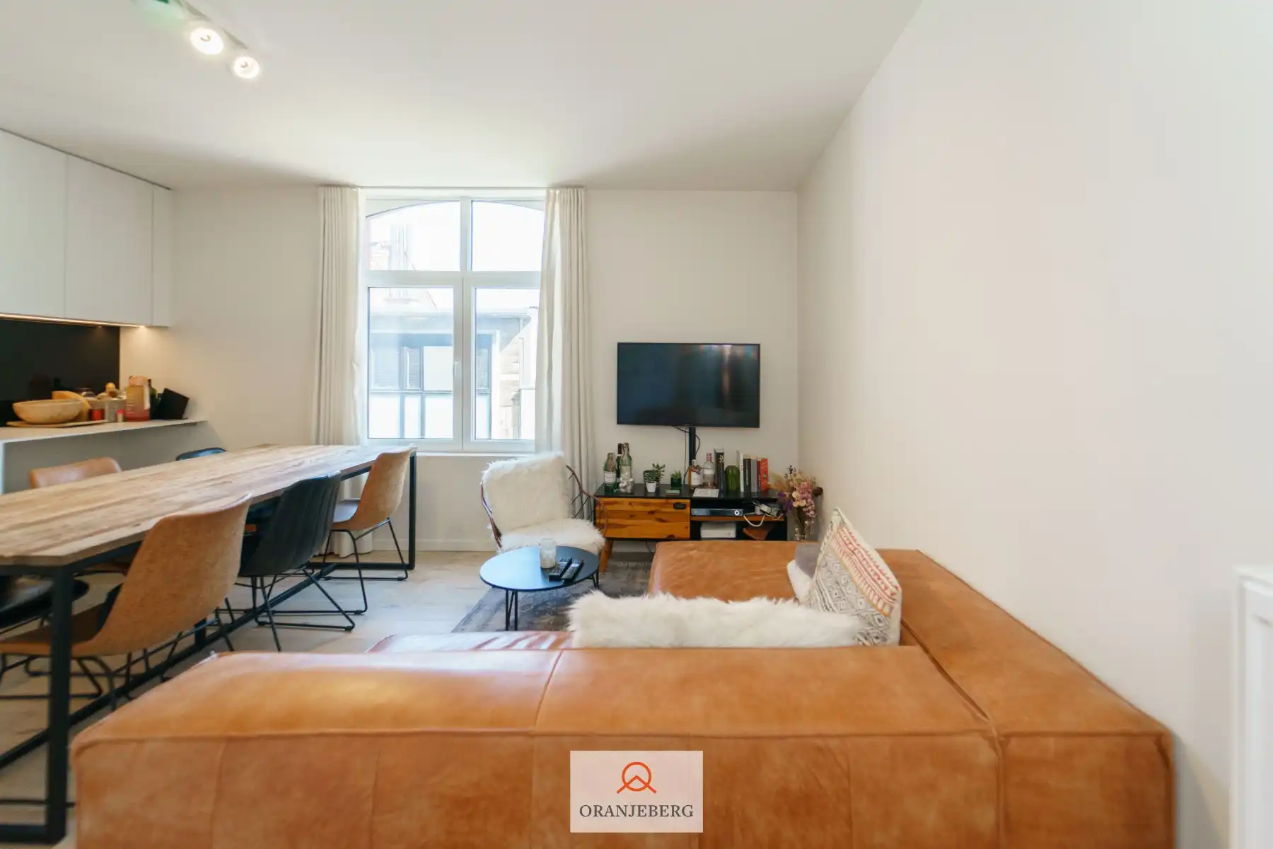 Gerenoveerde studio/appartement met unieke ligging. foto 5