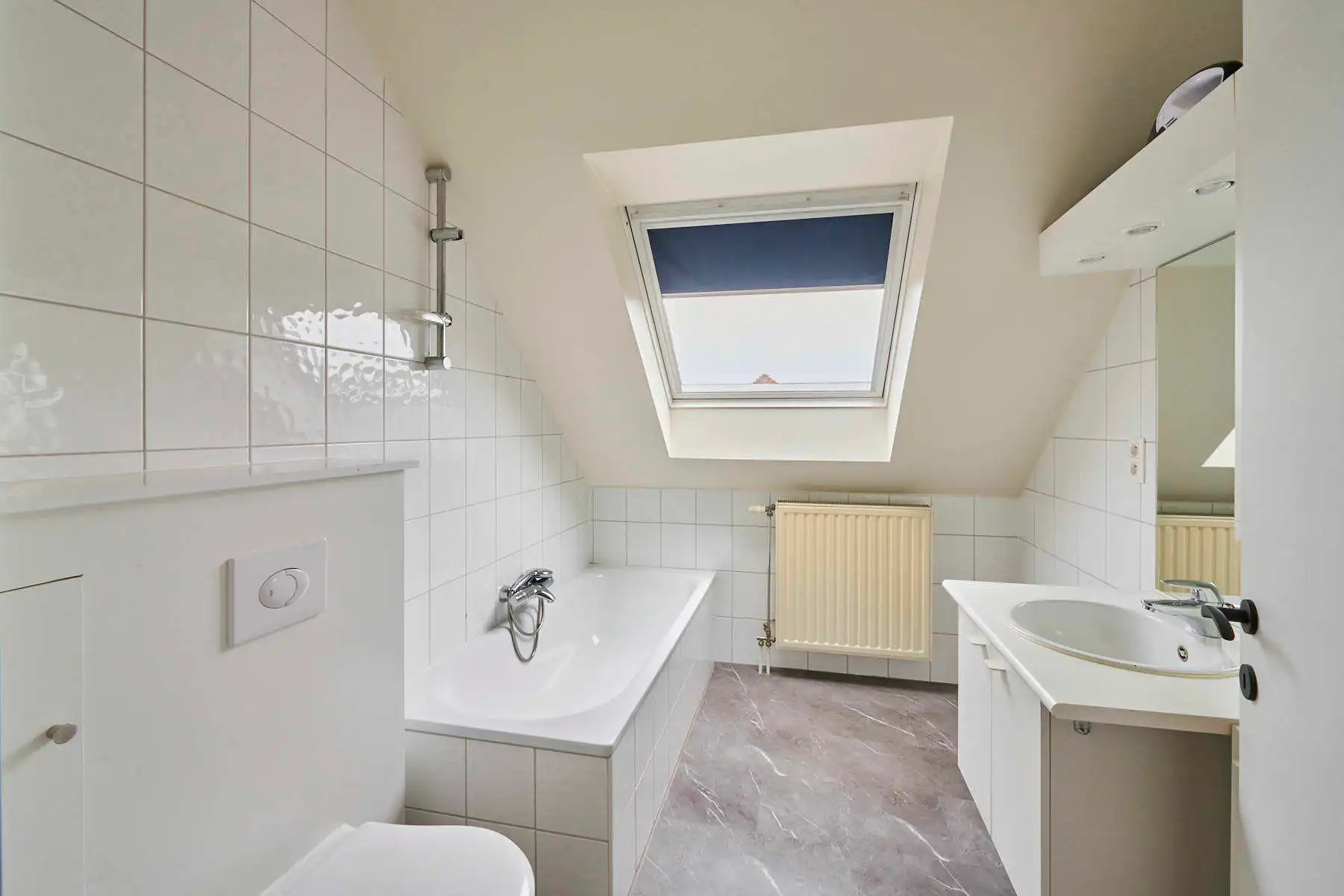 Lichtrijke duplex met open keuken en 2 slaapkamers foto 13