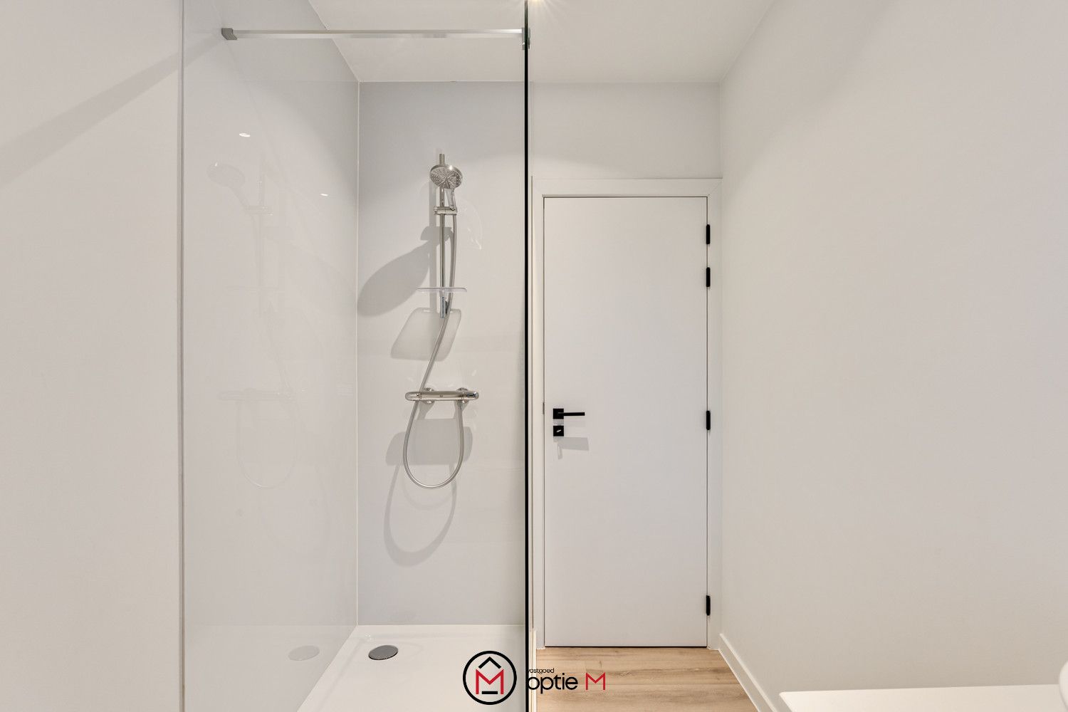 Volledig gerenoveerde woning met 4 slaapkamers en 2 badkamers in Hasselt foto 20