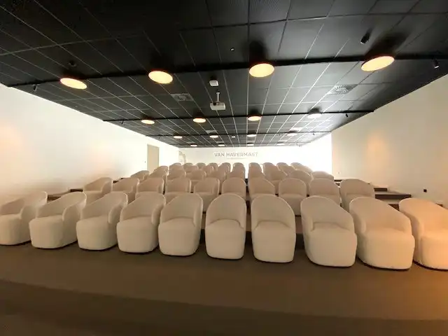 Stijlvolle kantoorruimte 300+m² met 16 autostaanplaatsen ideale ligging langs E313. foto 14