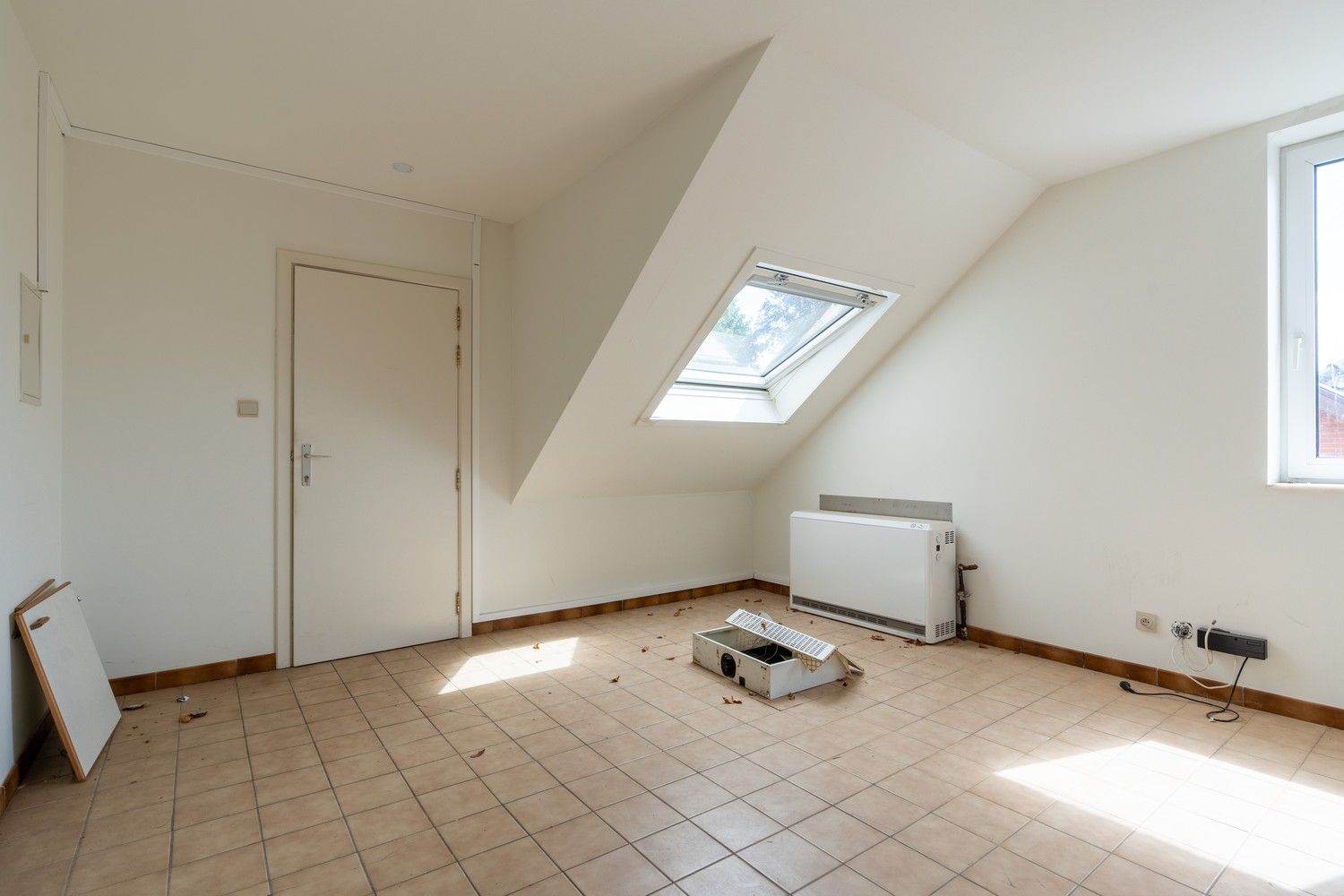 Gebouw met vergunning voor 3 appartementen en een handelspand foto 63