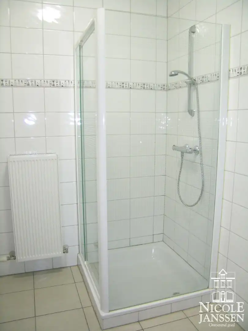 Gelijkvloers appartement met één slaapkamer en terras in het centrum van Maaseik foto 8