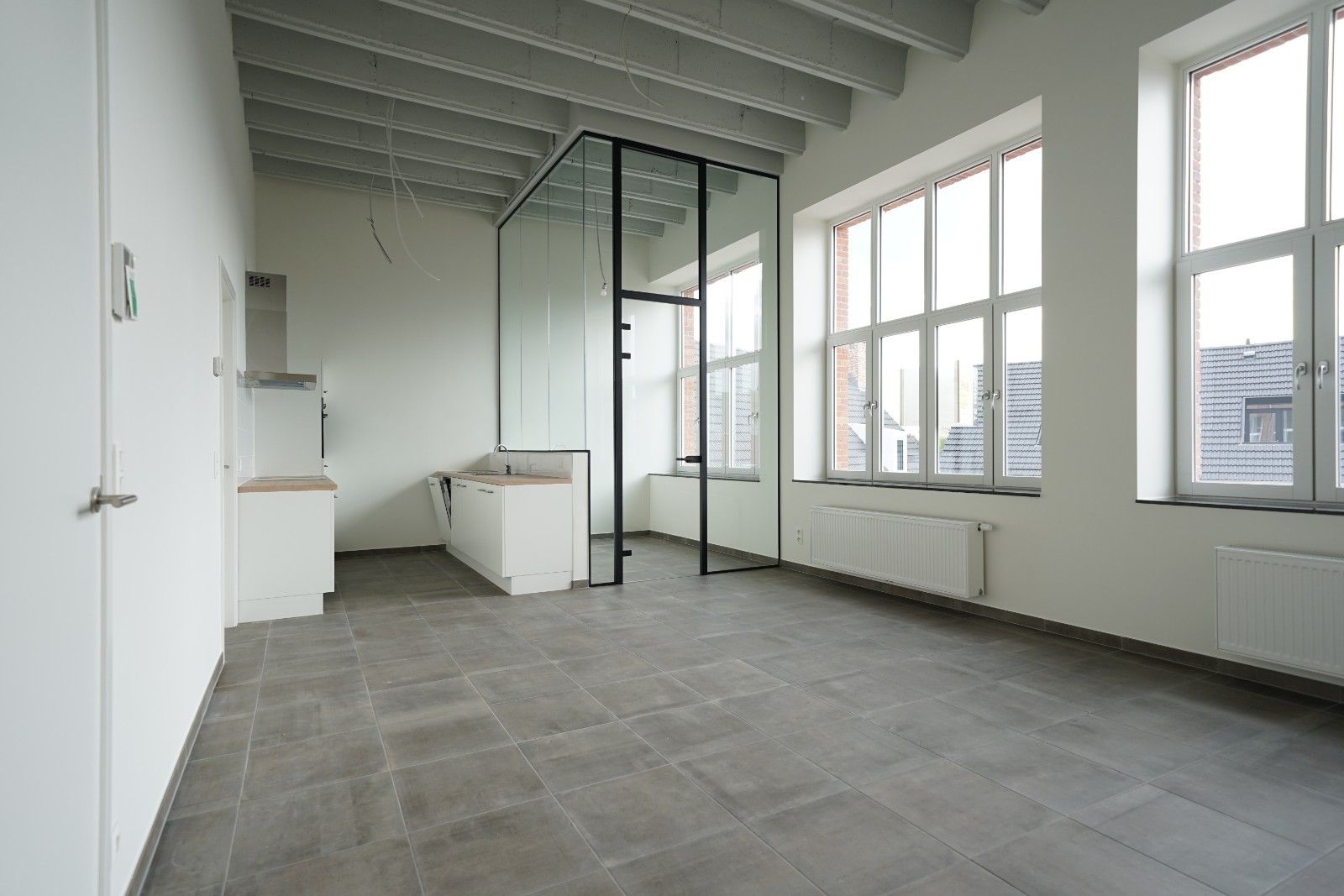 Stijlvol éénslaapkamer appartement met loft vibes foto 2