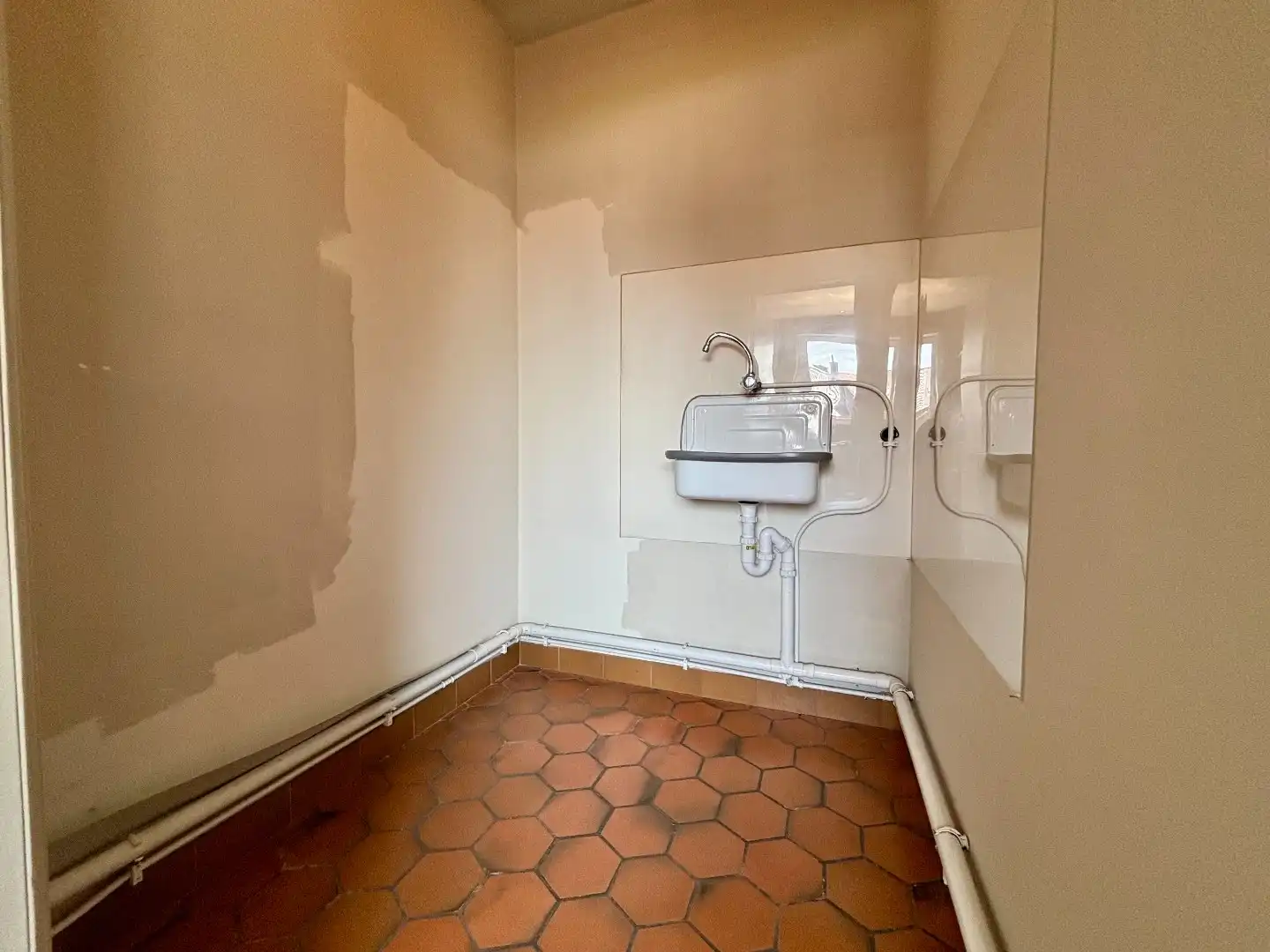 Uniek polyvalent pand in het centrum van Langemark. foto 16