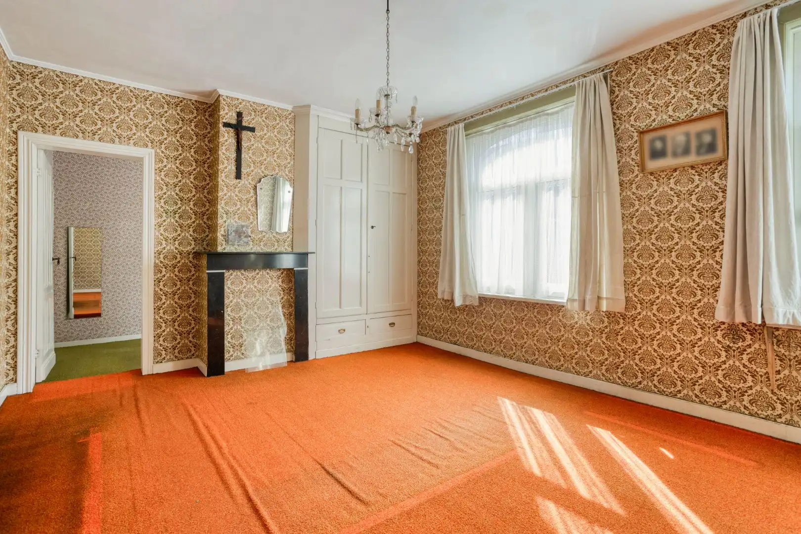 Karaktervolle te renoveren woning met diepe tuin in hartje Wevelgem foto 13