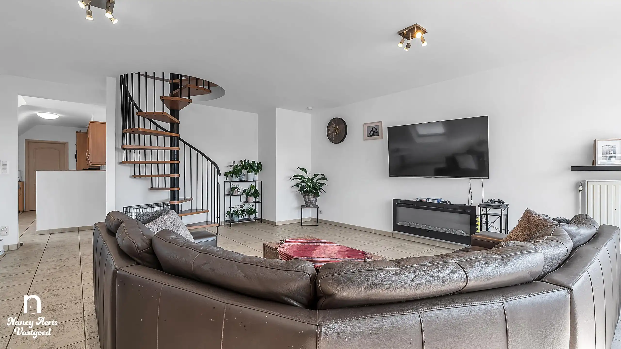 Ruim duplexappartement met terras, garage en topligging foto 18